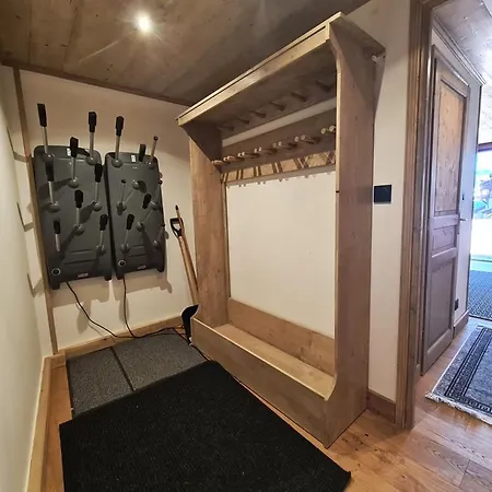 Chalet La Louve, 1650- 15 Personnes Jacuzzi Et Hammam Pistes 70 M,commerces 50m Courchevel