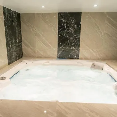 La Louve, 1650- 15 Personnes Jacuzzi Et Hammam Pistes 70 M,commerces 50m * Courchevel