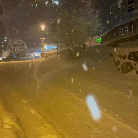 Chalet La Louve, 1650- 15 Personnes Jacuzzi Et Hammam Pistes 70 M,commerces 50m Courchevel